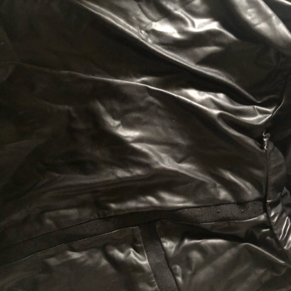 Faux Leather Skirt Pleated Flowy Mini-skirt - Picture 5 of 5